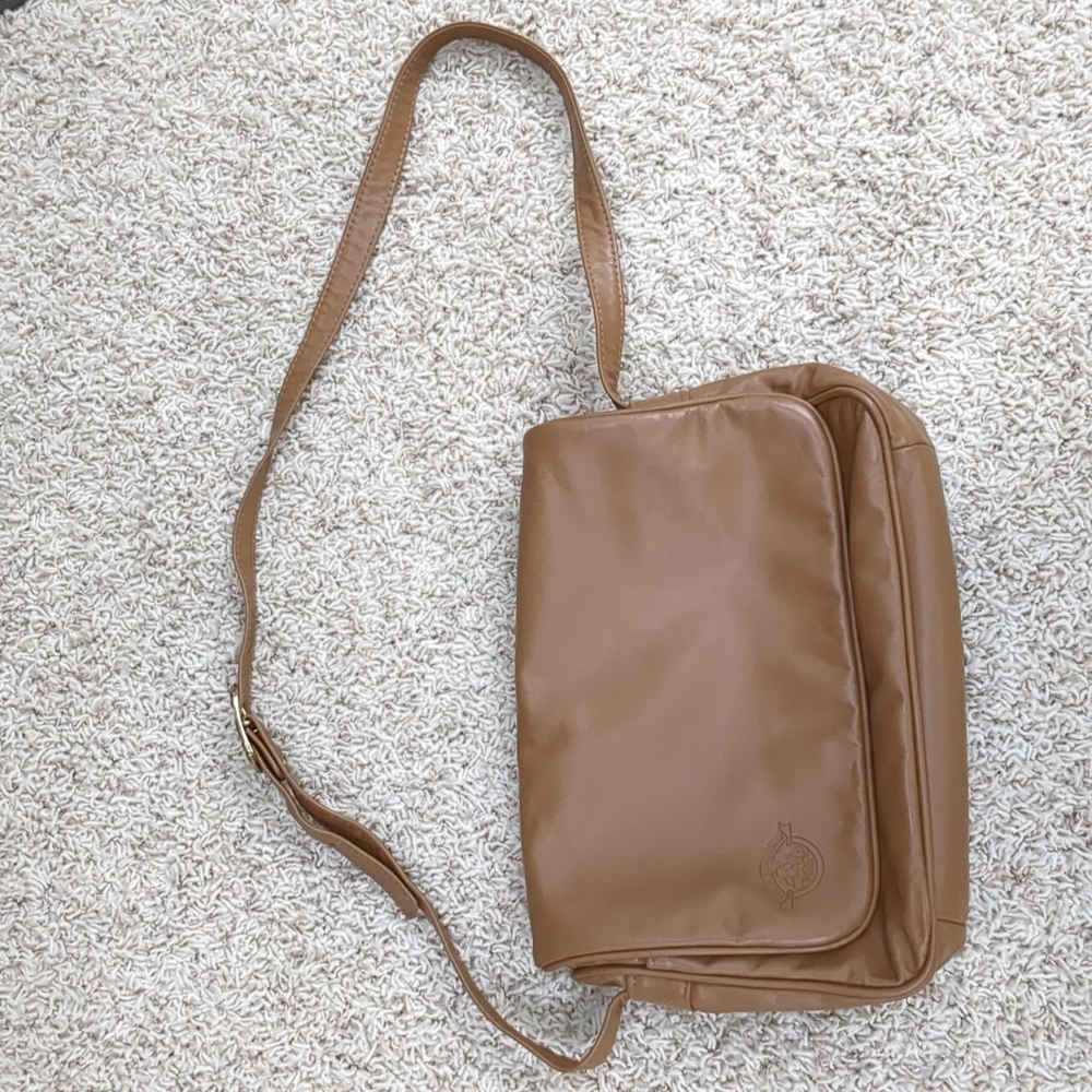 STONE MOUNTAIN Vintage Made in USA Beige Tan Genuine Leather Shoulder Bag Purse